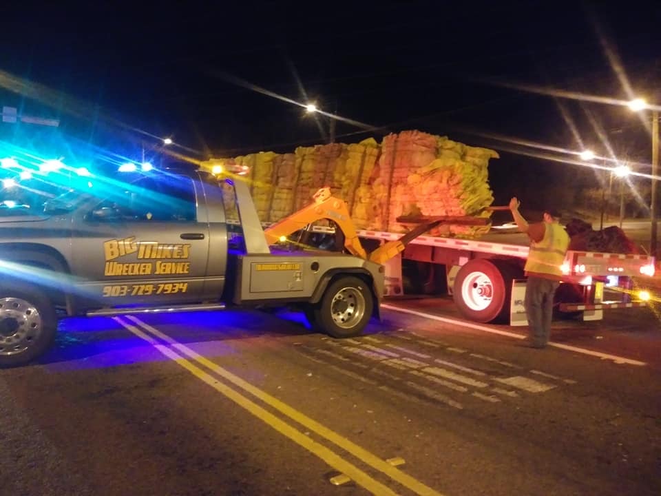 Big Mike’s Wrecker Service tow truck providing emergency towing in Palestine TX